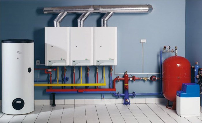 Su girişleri, bağlantı noktaları ve ekipman yerleşiminde kontrollü montaj